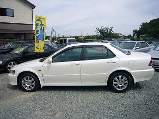 中古車 ホンダ タッカー 姫路 アコード