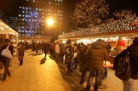 「ミュンヘン・クリスマス市」2009札幌大通公園イルミネーション、クリスマスグッズやドイツの飲食店を集めたイベント