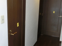 部屋のドアにはシール(2)