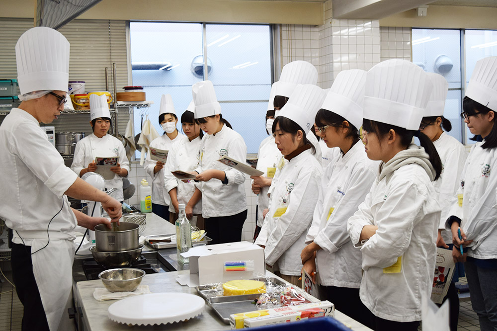 クリスマスオープンキャンパス パーティーを実施しました 日本菓子専門学校 ブログ