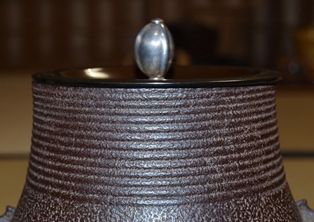 値下げ⭕️「祖」 淡々斎好 車軸釜 岩肌 巻貝鐶付 釜鐶 茶道具 （124B） 角谷与斎 淡々斎好 車軸釜 | 茶道具 小西康のぶろぐ