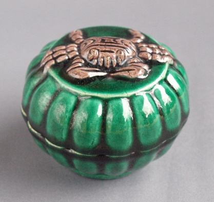 茶道具 四代三浦竹泉 交趾 菊蟹香合 | 茶道具 小西康のぶろぐ