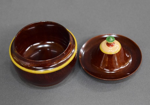 B210b  前端欣斎作「燻銀仕上げ丸干菓子盆」共布共箱　山中石川県　茶道具木製 前端欣斎 独楽塗莨入 | 茶道具 小西康のぶろぐ