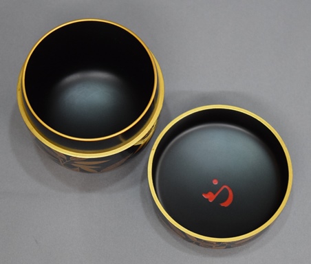 春象造『網目蒔絵食籠』（共箱） 春象造『網目蒔絵食籠』（共箱）