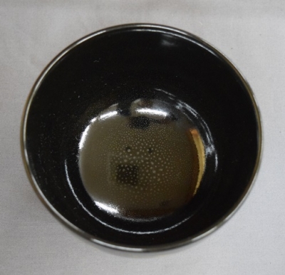 七代高橋道八 黒釉 鶴の図茶碗 | 茶道具 小西康のぶろぐ 七代高橋道八 黒釉 鶴の図茶碗 | 茶道具 小西康のぶろぐ