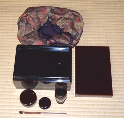 利休形 溜塗 茶箱 | 茶道具 小西康のぶろぐ