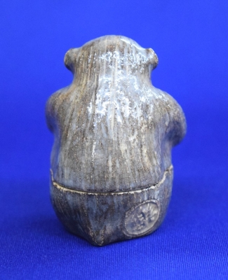 楽十三代 惺入 作  白楽子香合 十三代 樂吉左衞門（惺入）『 「黒茶碗」銘：清流【1点限り】』 | 陶芸