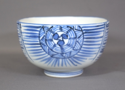 善五郎作染付俵茶碗