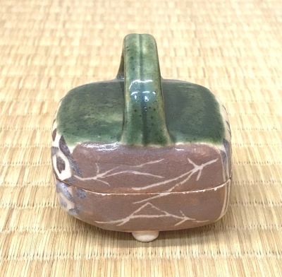織部焼　古織部　はじき香合　古箱付き 織部はじき香合 - 日々好日