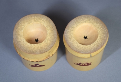 竹一双蓋置 高橋悦道和尚 在判 宗竹造 茶道具 竹一双蓋置 高橋悦道和尚 在判 宗竹造 茶道具