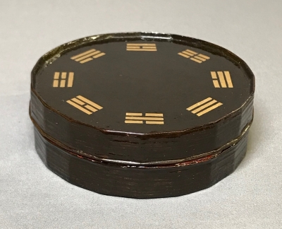 石　香合 辻石斎 黒 内朱 八卦香合 即中斎 | 茶道具 小西康のぶろぐ