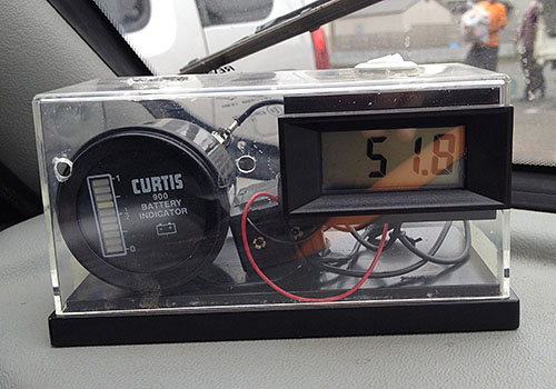 充電後電圧計