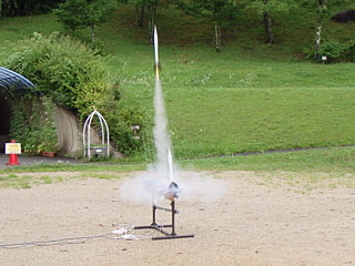モデルロケットを作って打ち上げよう