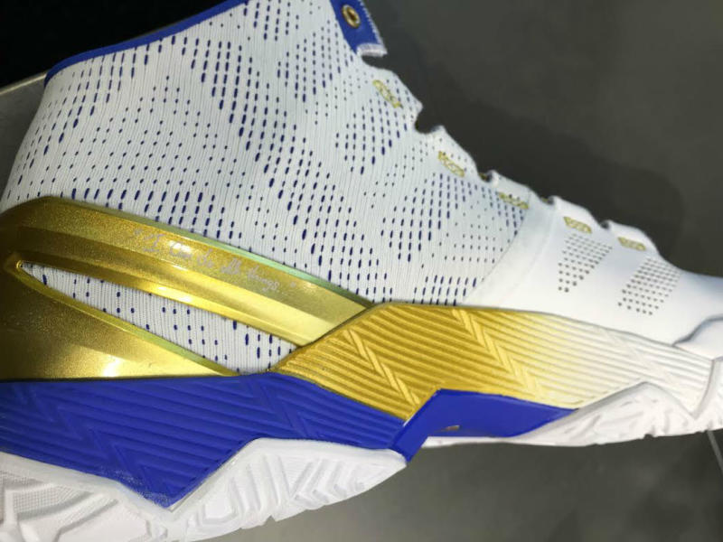 curry 2 gold rings