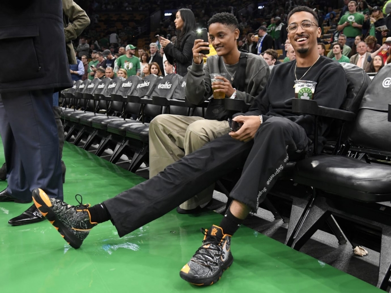 kyrie taco pe