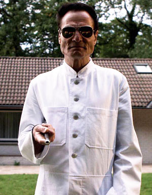 ムカデ人間(The Human Centipede (First Sequence))