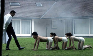 ムカデ人間(The Human Centipede (First Sequence))