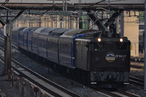 EF64-37機運用の茶釜あけぼの