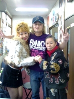 万里村まりさんと岸真澄とおばちゃん