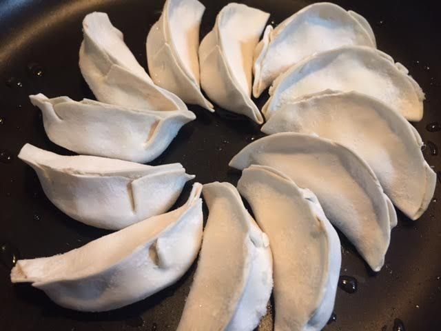 京都伝統野菜を調味料使用したおすすめお取り寄せグルメ通販臭いが残らない肉汁溢れるジューシーな餃子