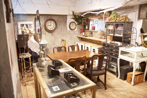 A STORY TOKYO 新宿新南口