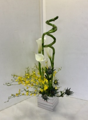 正月いけばな初心者向け 100円ショップのミリオンバンブーでお正月っぽいいけばな 正月花 小原流 たてるかたち 花意匠 ミリオンバンブー ピンクッション 若松 南天 始めよういけばな レッスン