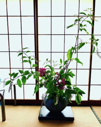 玉龍鉄か銅かわからないですけどとにかく重たいです。