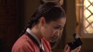 j02.avi_001764330.jpg