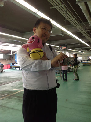 26実況の小林さん.jpg