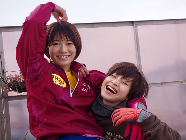 15・倉持選手 深尾巴恵選手.jpg