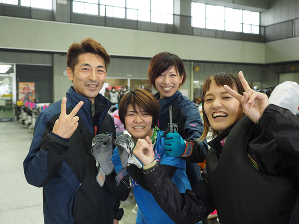 5・徳増秀樹選手と女子選手.jpg