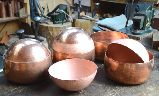 両手鍋の銅蓋／工程を見る | 銅を鎚つ ─ Maystorm 寺山光廣