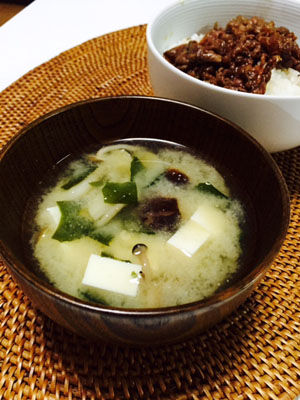 椎茸のお出汁でお味噌汁
