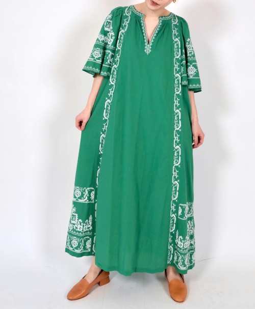 sara mallika」Cotton Embroidery Backopen Dress！！ | Bond-blog
