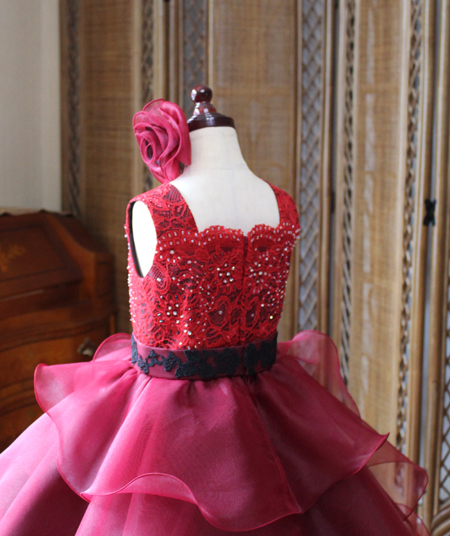 ピアノの発表会やコンクール、コンサートで映えるワインレッドの