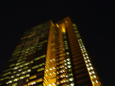 ビル夜