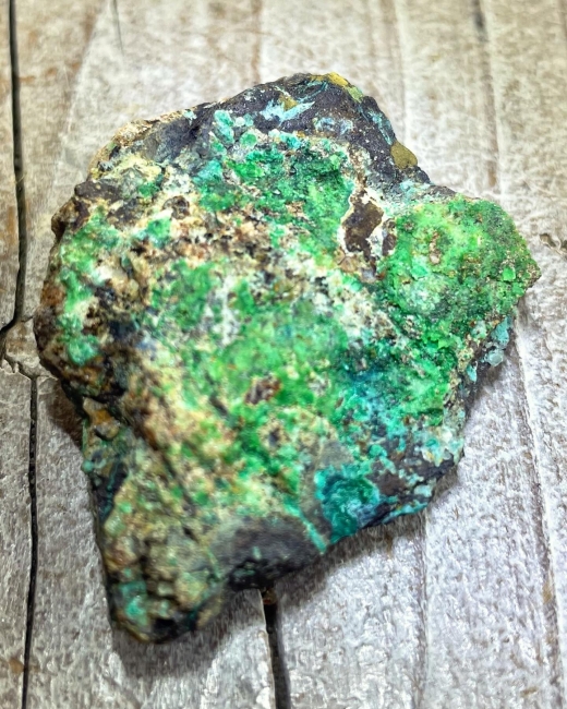 スカルン　二次鉱物　チロル銅鉱　アダム石　金城鉱山　鉱物採集