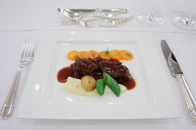 牛ほほ肉赤ワイン煮込み