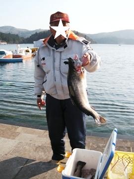 大漁!! 芦ノ湖畔にて