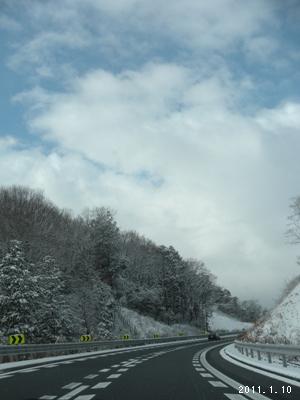 le10janvier2011_新名神雪景色