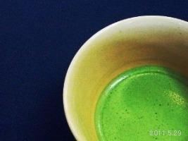 京都 震災復興支援の茶会<薄茶)