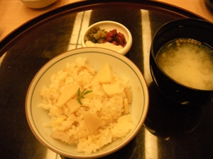 ご飯と吸い物椀