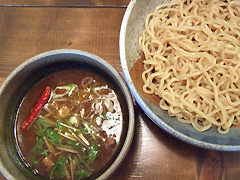 むろや つけめん並盛 辛味油