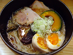 こってりしろ八麺 ぼっちゃんかぼちゃ