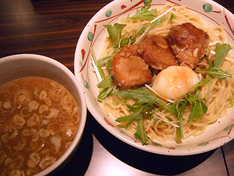麺屋武蔵 武骨外伝 温玉肉餡かけつけそば