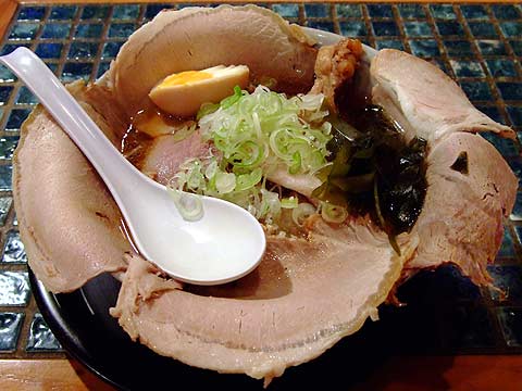 たけ虎 らーめんぜんぶのせ