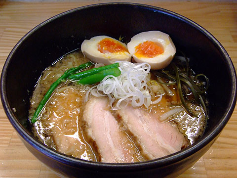 こってりしろ八麺 ホソパラガス