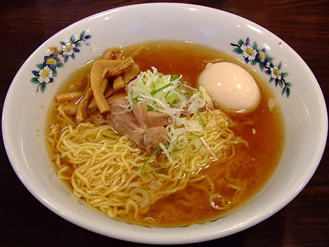 雷文 ラーメン しょう油 ふつう 半熟ゆで玉子