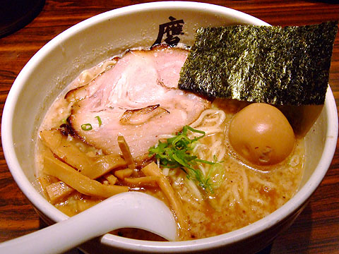 麺屋武蔵 鷹虎 醤油味玉ら〜麺 豚4