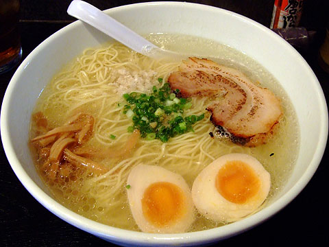まるきゅうらぁめん 塩玉そば